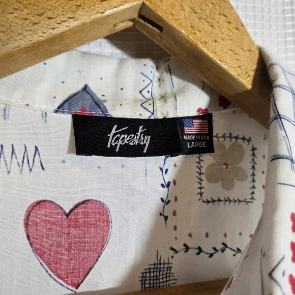 💥BOGO💥 Vintage White and Red Button Down Shirt - Picture 6 of 9